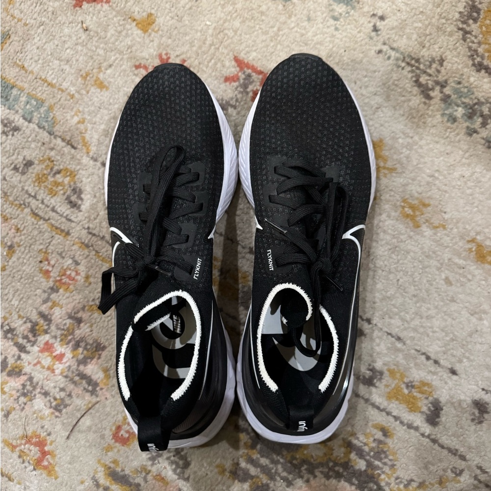 Nike tennis Shoes